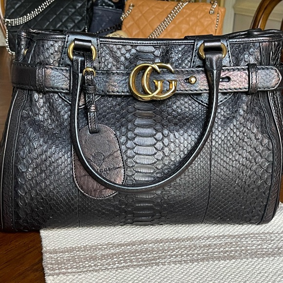 Gucci Handbags - 🔥VINTAGE🔥GUCCI Python Medium GG Running Tote Black